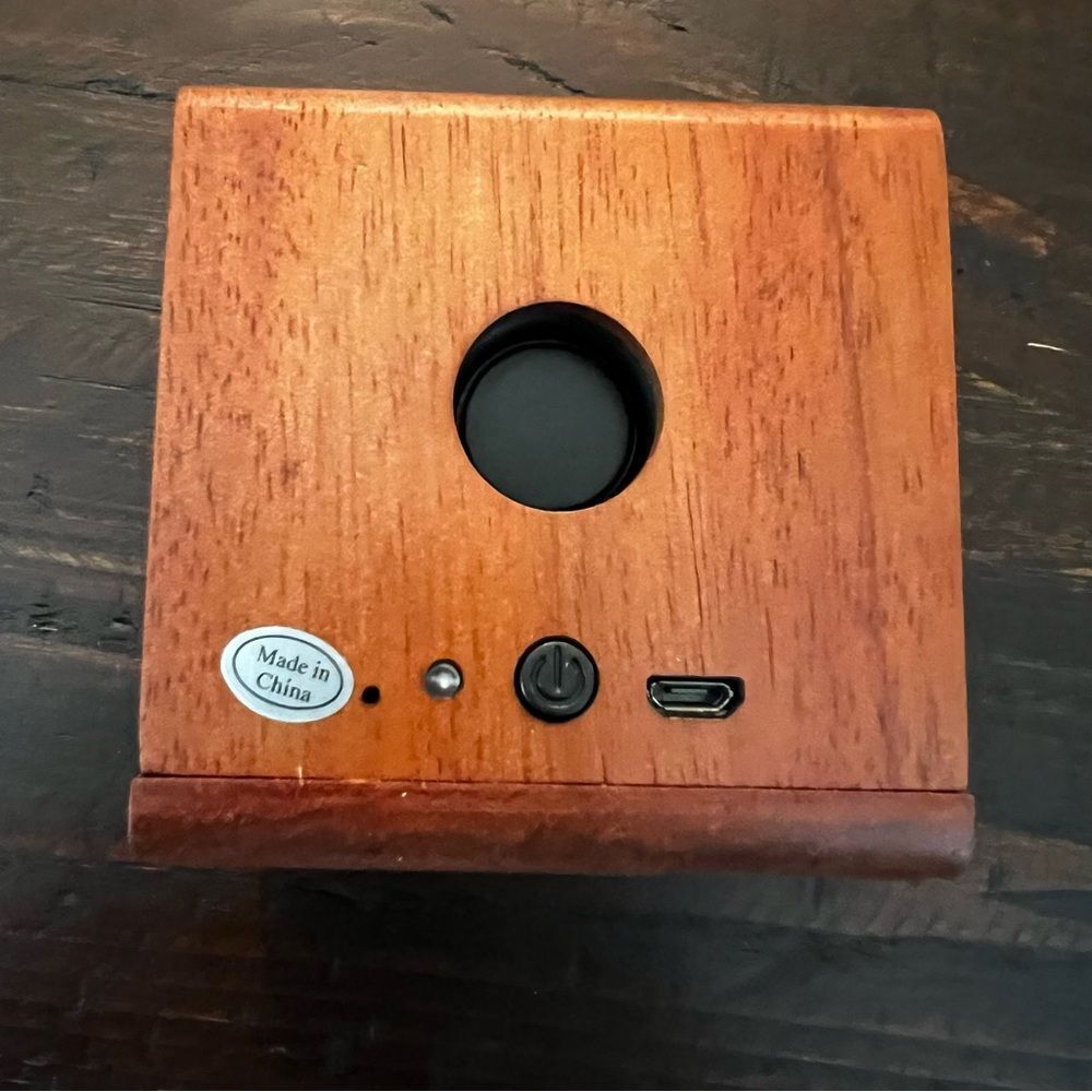 Wooden Speaker with USB Port (New)